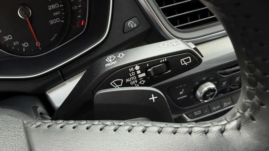 AUDI Q5 -