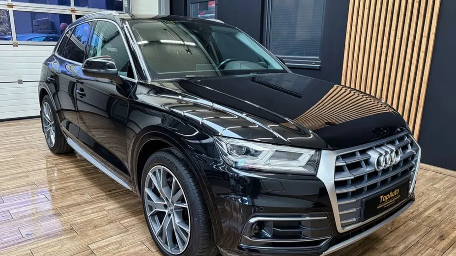 AUDI Q5 -