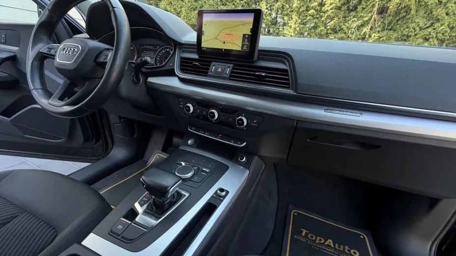 AUDI Q5 -