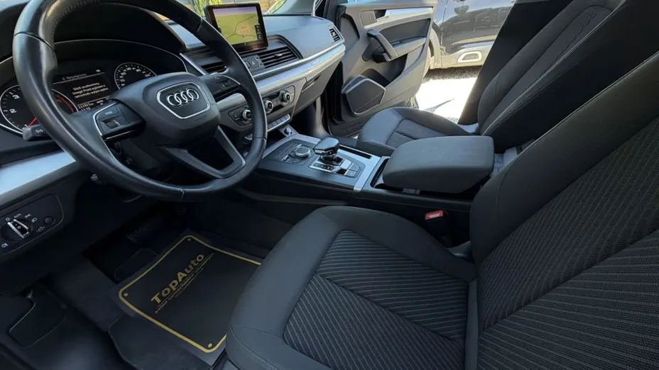 AUDI Q5 -