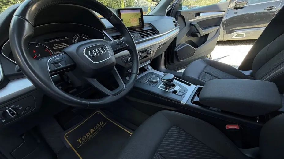 AUDI Q5 -