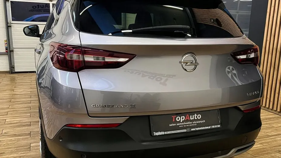 OPEL Grandland X -