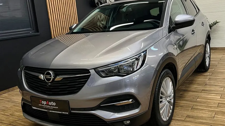 OPEL Grandland X -
