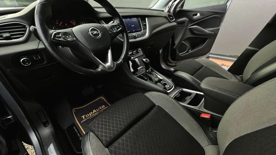 OPEL Grandland X -