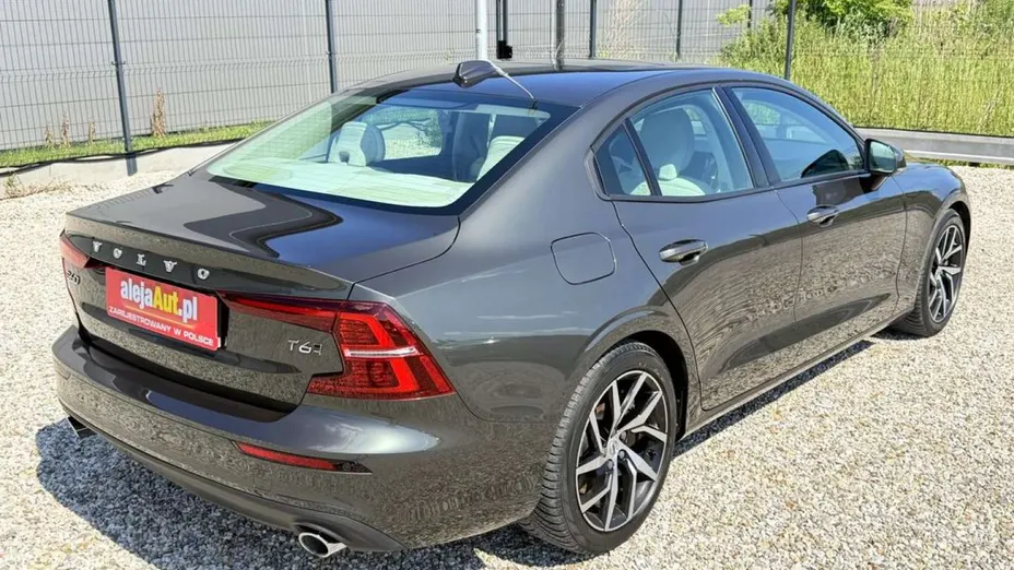 VOLVO S60 -