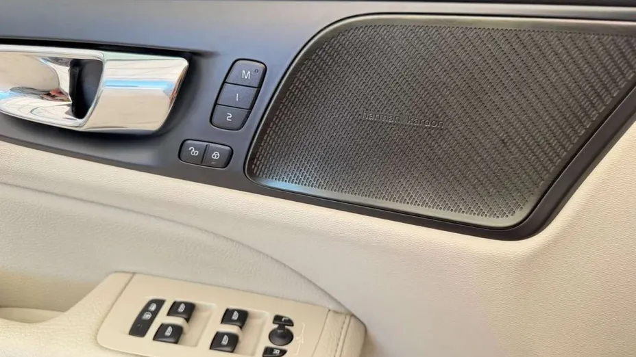 VOLVO S60 -