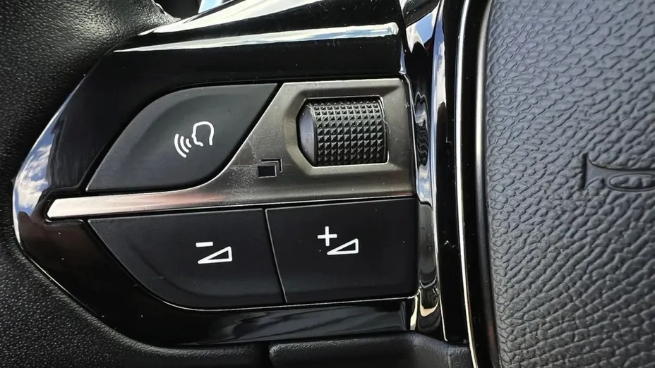 PEUGEOT 2008 -