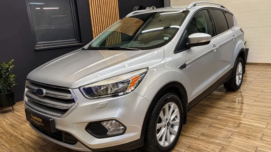 FORD Kuga -