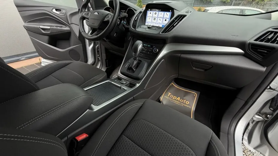 FORD Kuga -