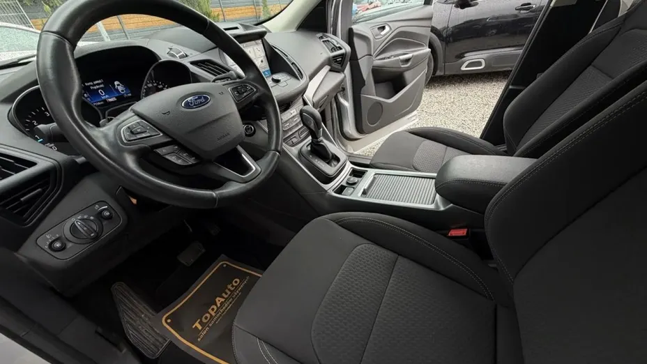 FORD Kuga -