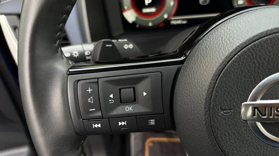 NISSAN Qashqai -