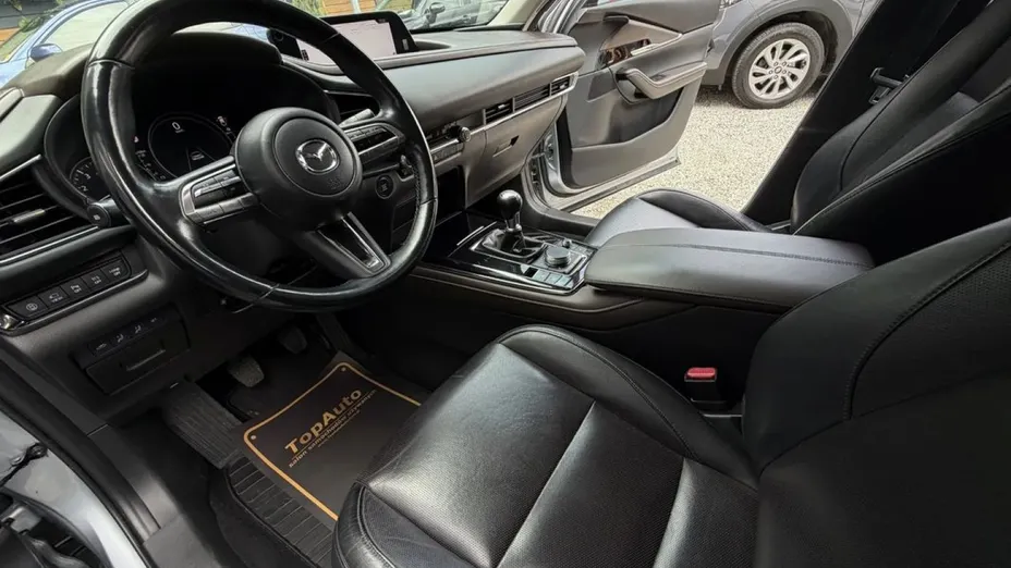 MAZDA CX-30 -