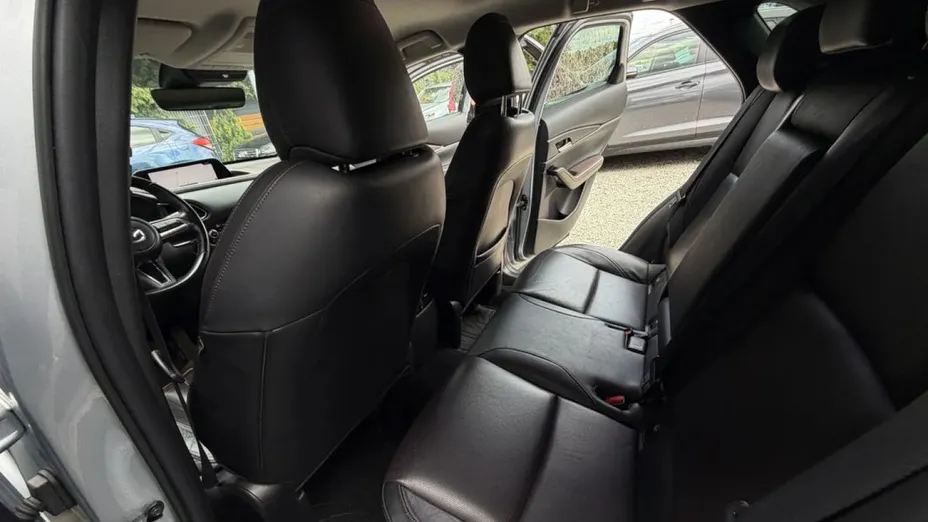 MAZDA CX-30 -