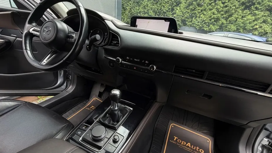 MAZDA CX-30 -