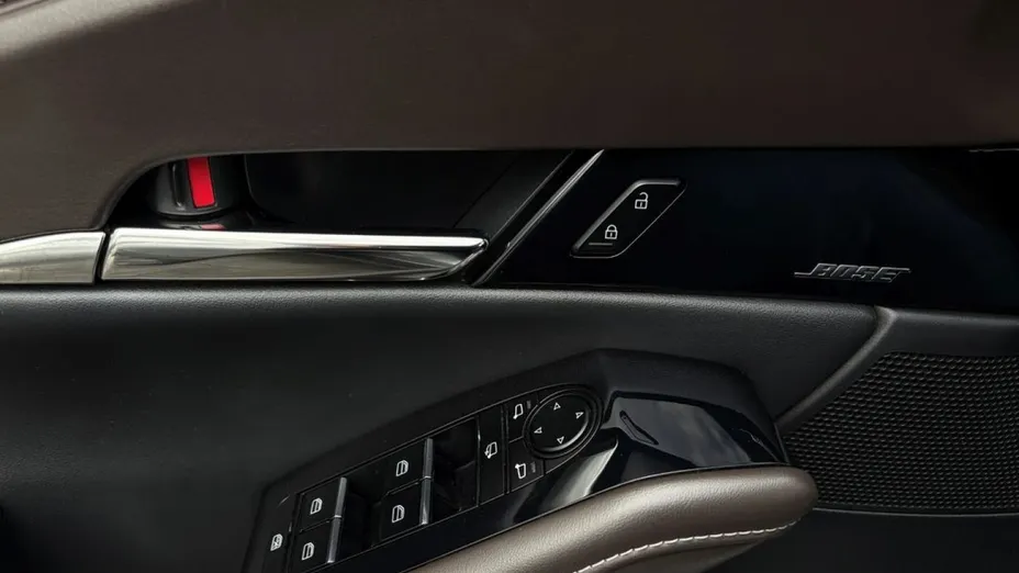 MAZDA CX-30 -