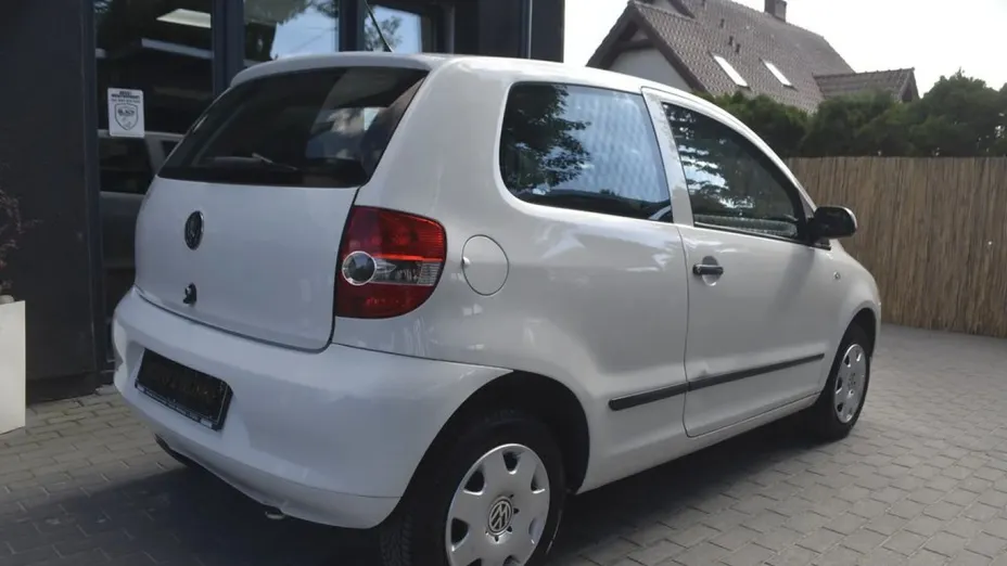 VOLKSWAGEN Fox -