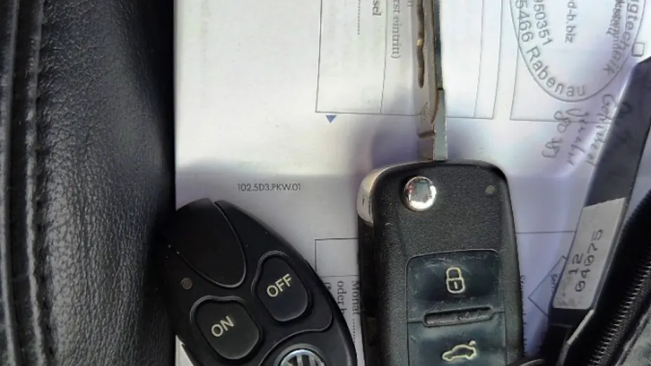 VOLKSWAGEN Tiguan -