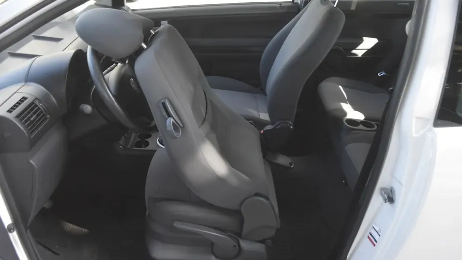 VOLKSWAGEN Fox -
