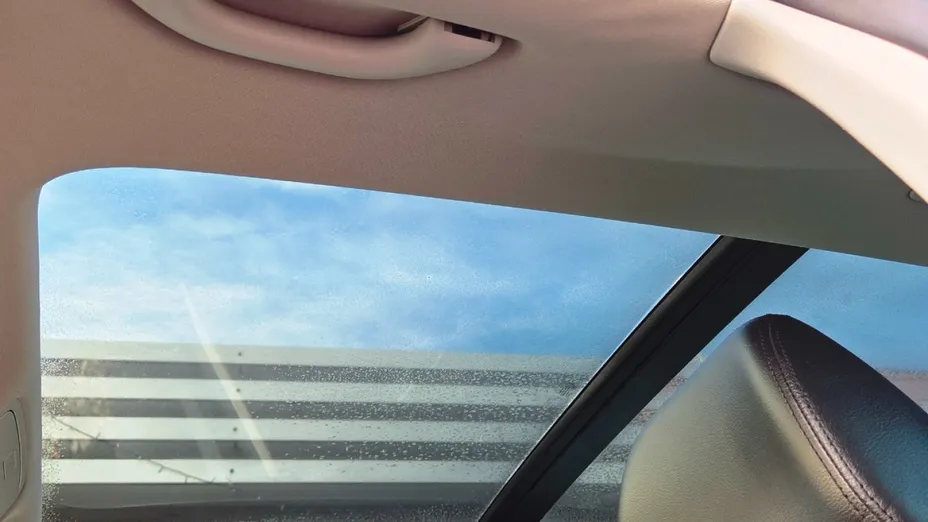 VOLKSWAGEN Tiguan -
