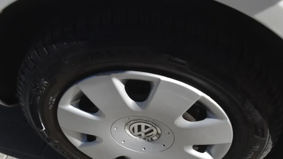 VOLKSWAGEN Fox -