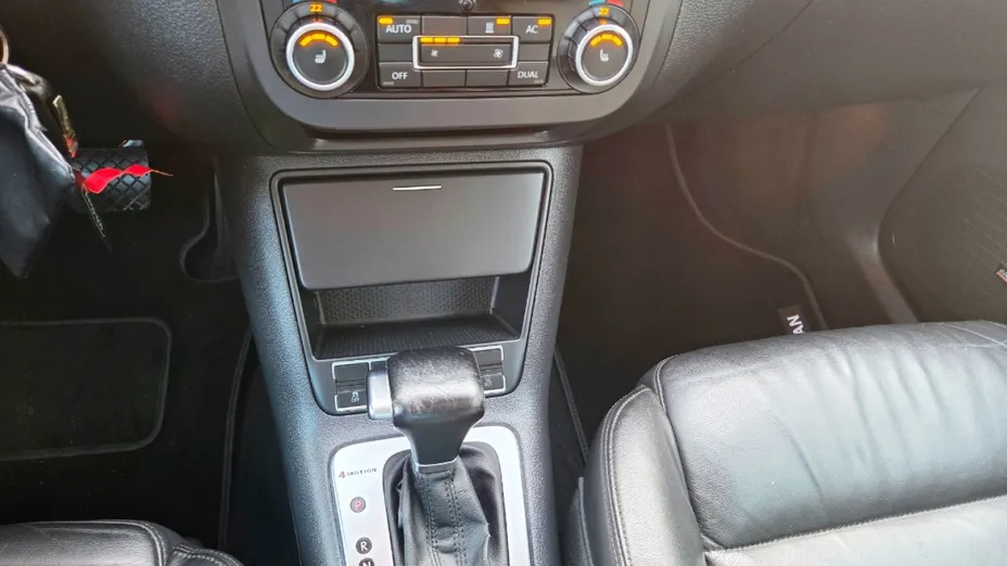 VOLKSWAGEN Tiguan -
