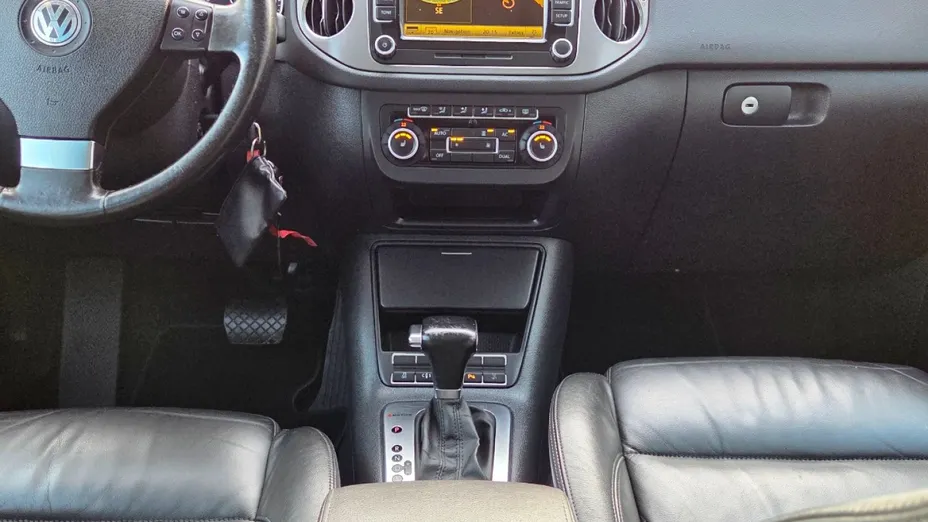 VOLKSWAGEN Tiguan -