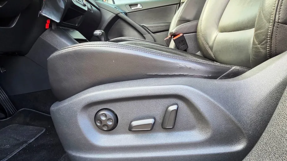 VOLKSWAGEN Tiguan -