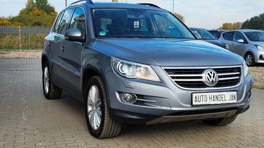 VOLKSWAGEN Tiguan -
