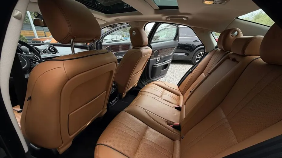 JAGUAR XJ -