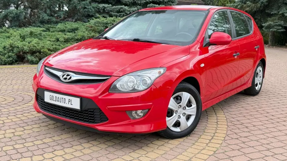 HYUNDAI i30 -