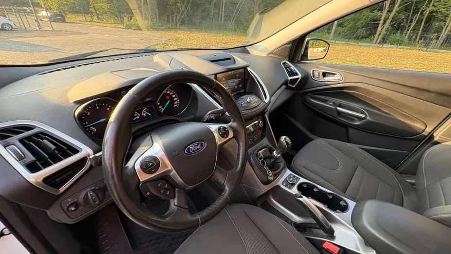 FORD Kuga -