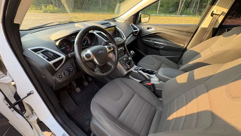 FORD Kuga -