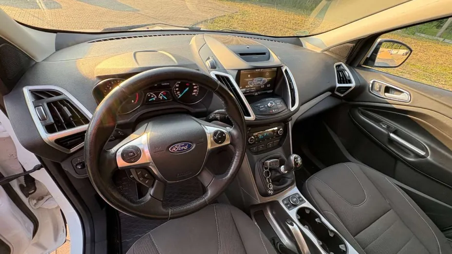 FORD Kuga -