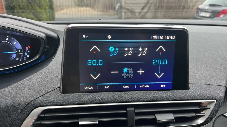 PEUGEOT 3008 -
