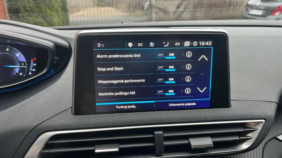 PEUGEOT 3008 -