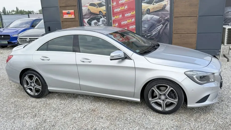 MERCEDES-BENZ CLA -