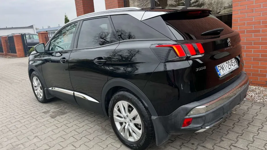 PEUGEOT 3008 -