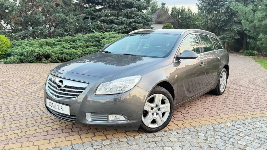 OPEL Insignia -