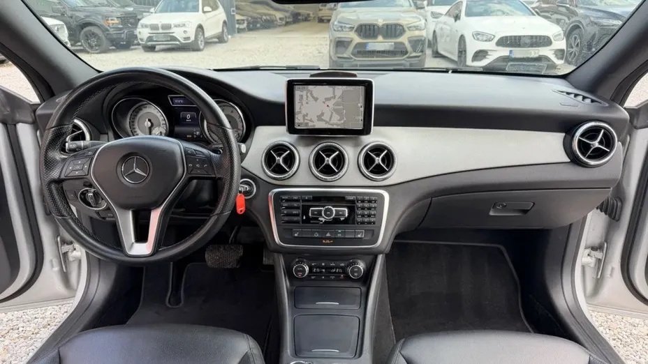 MERCEDES-BENZ CLA -
