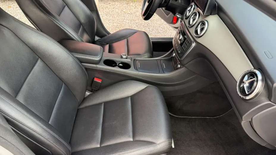 MERCEDES-BENZ CLA -
