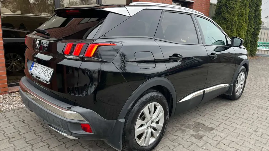 PEUGEOT 3008 -