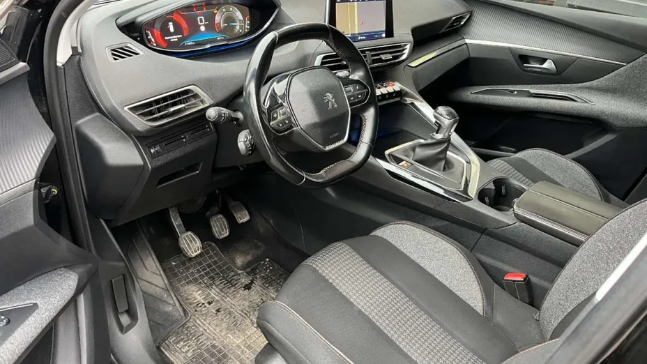 PEUGEOT 3008 -