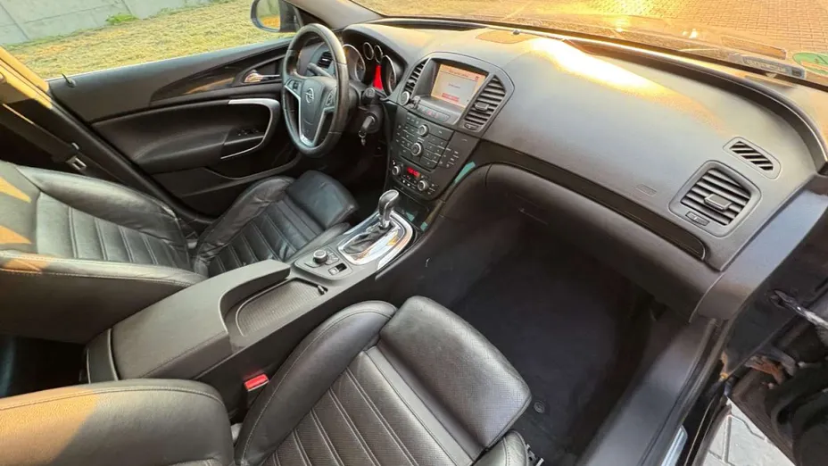 OPEL Insignia -