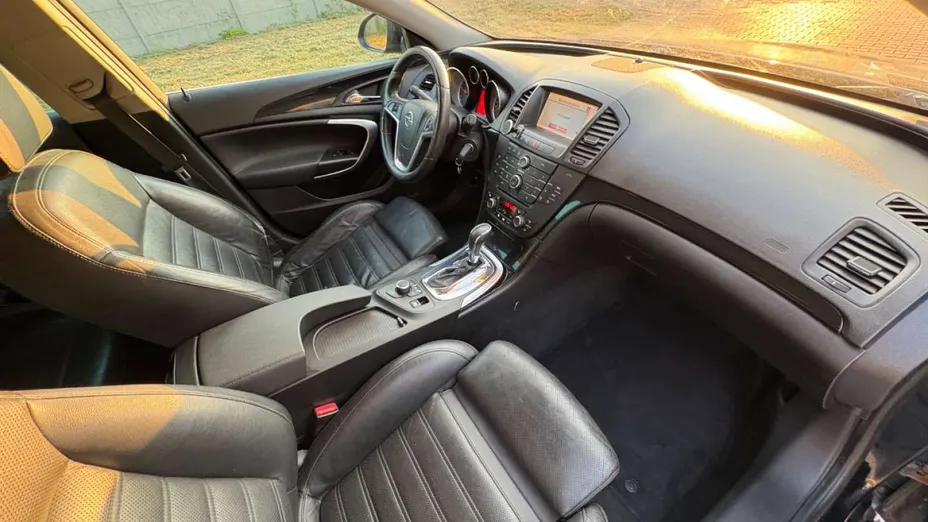 OPEL Insignia -