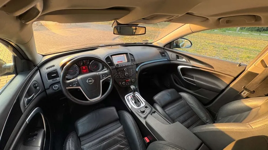 OPEL Insignia -