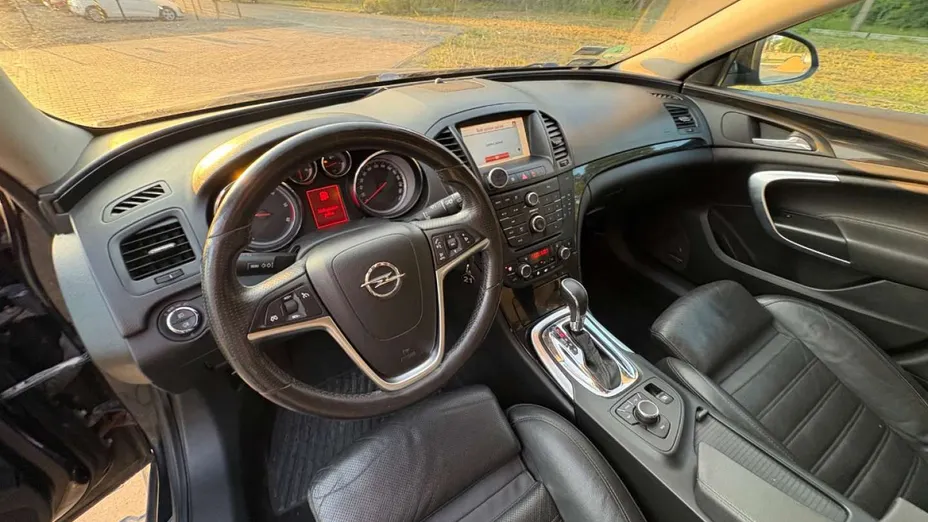 OPEL Insignia -