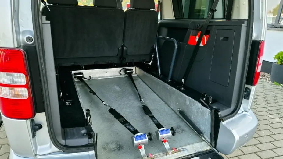 VOLKSWAGEN Caddy -