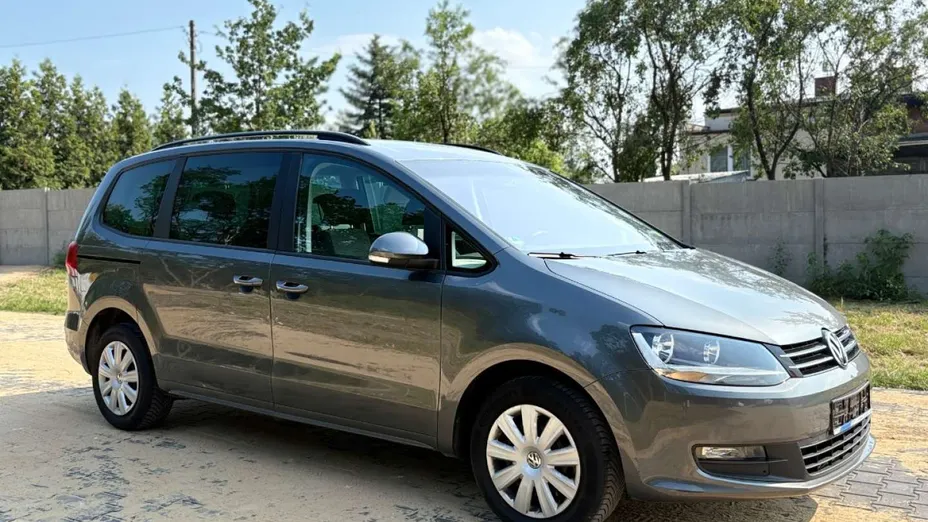 VOLKSWAGEN Sharan -