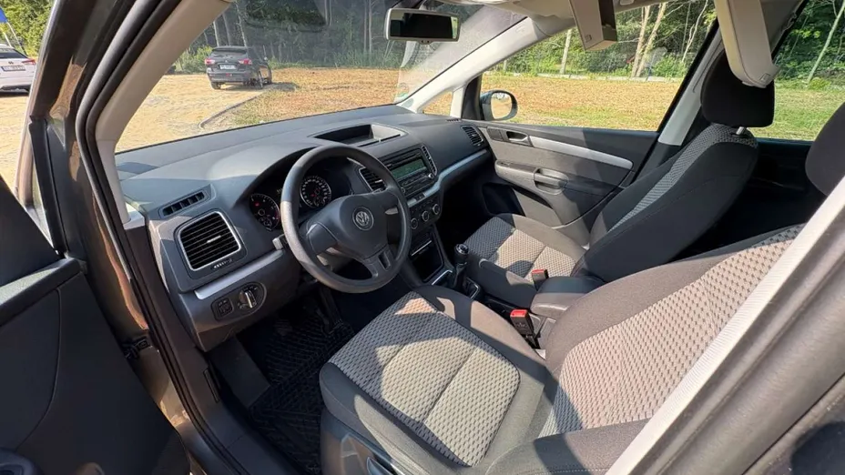 VOLKSWAGEN Sharan -
