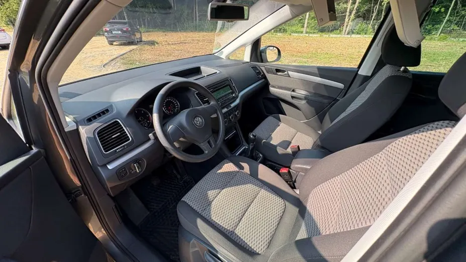 VOLKSWAGEN Sharan -